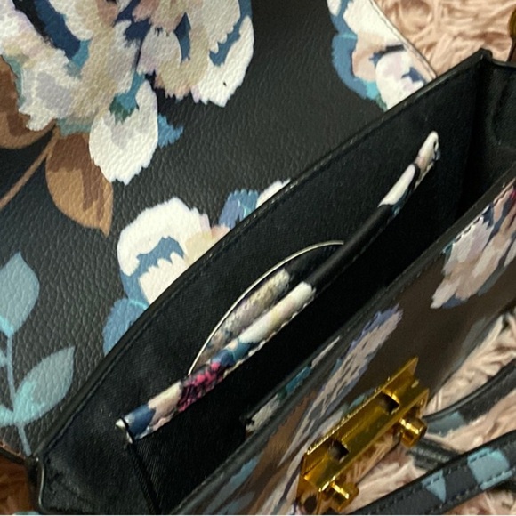 Love & Lore Floral Crossbody Bag with Gold Stud Detail – Elegant & Compact - Picture 4 of 5